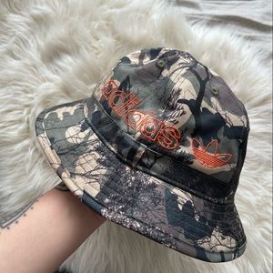 Adidas Adult-Unisex Originals Bell Bucket Hat Camo